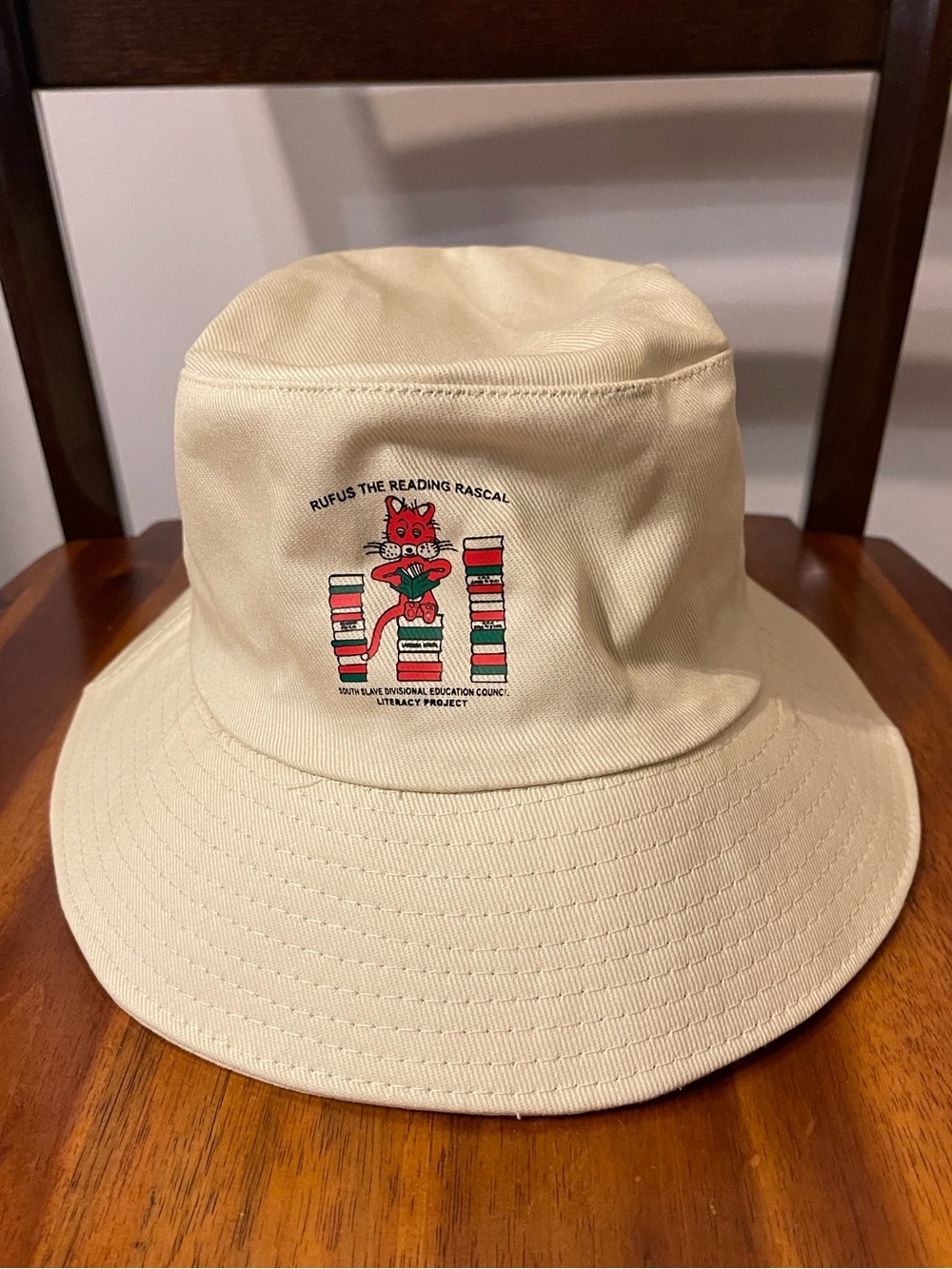 Vintage AJM Rufus the Reading Rascal Cream Cotton Bucket Hat OS